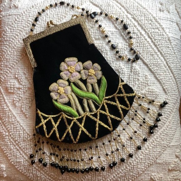 Victorian Treasures Handbags - Hopeless Romantic Embroidered Evening Bag